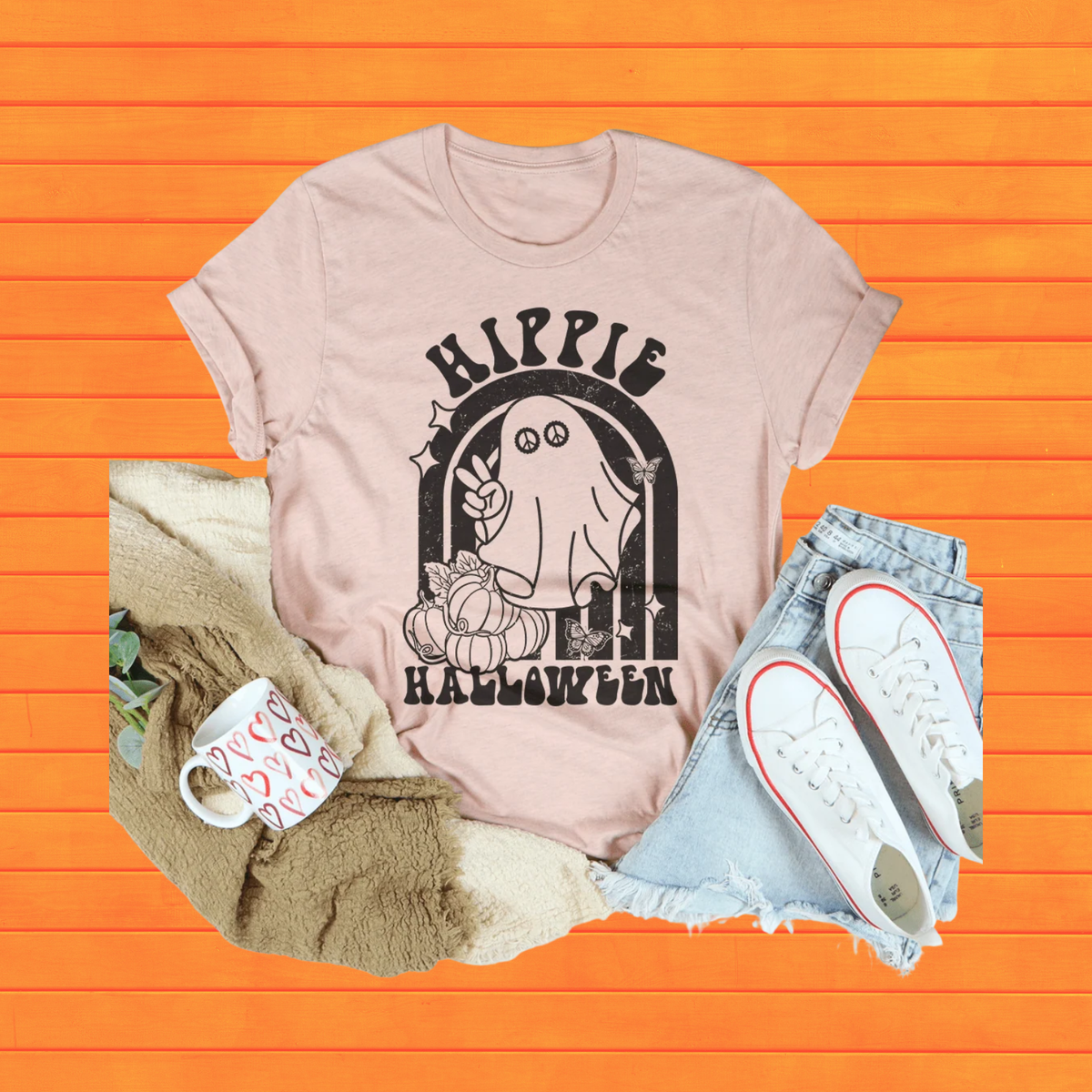 Light pink Halloween graphic T-shirt with Hippie Halloween arch cat face print