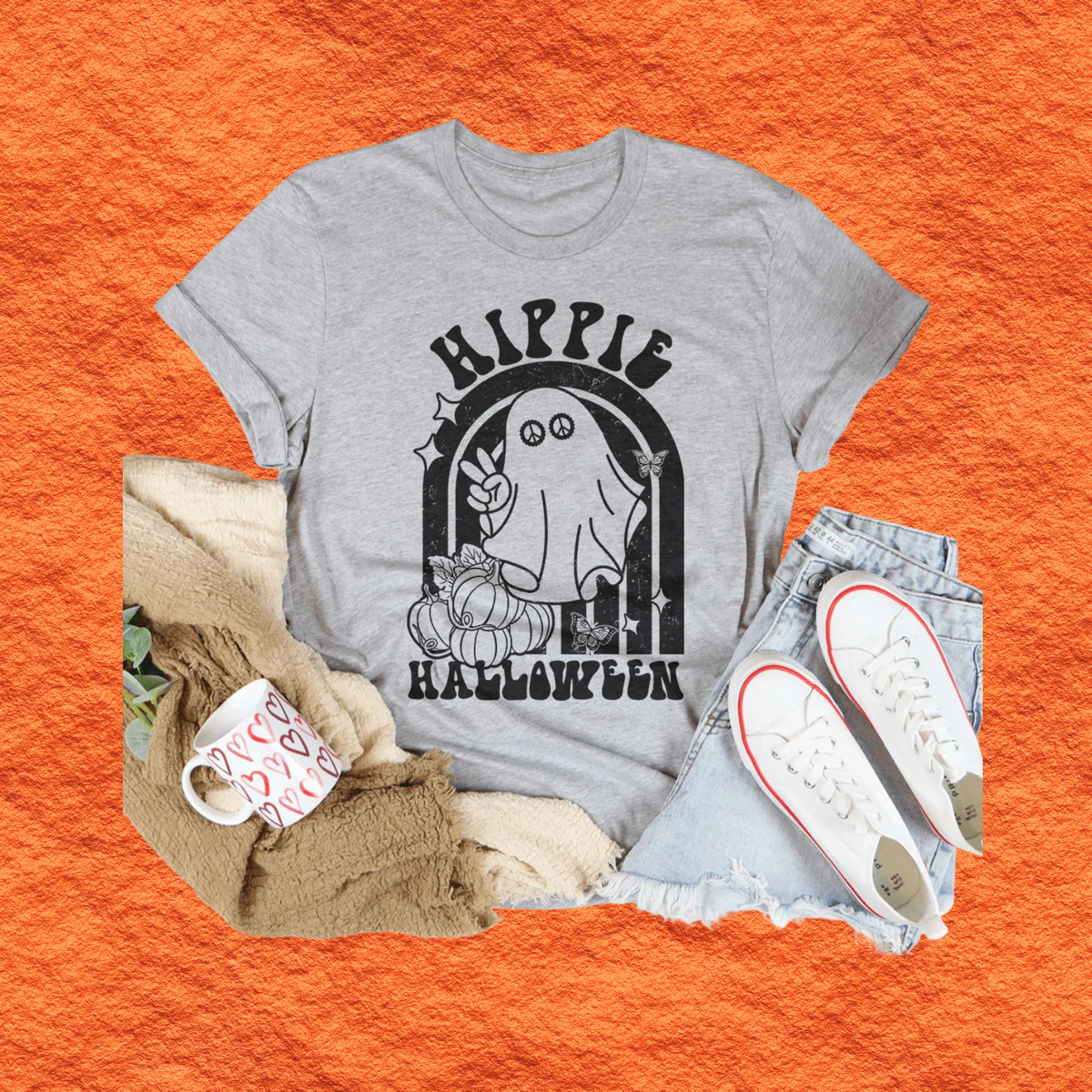 Heather gray Halloween graphic T-shirt with Hippie Halloween arch cat face print