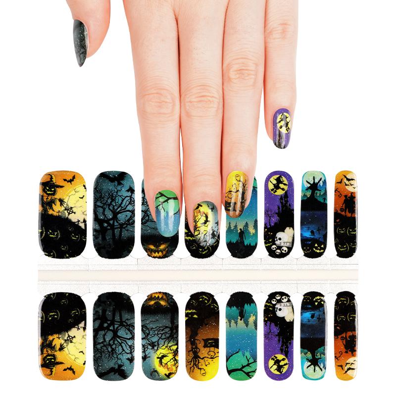 Halloween nail set display card with 16 patterned nail tips